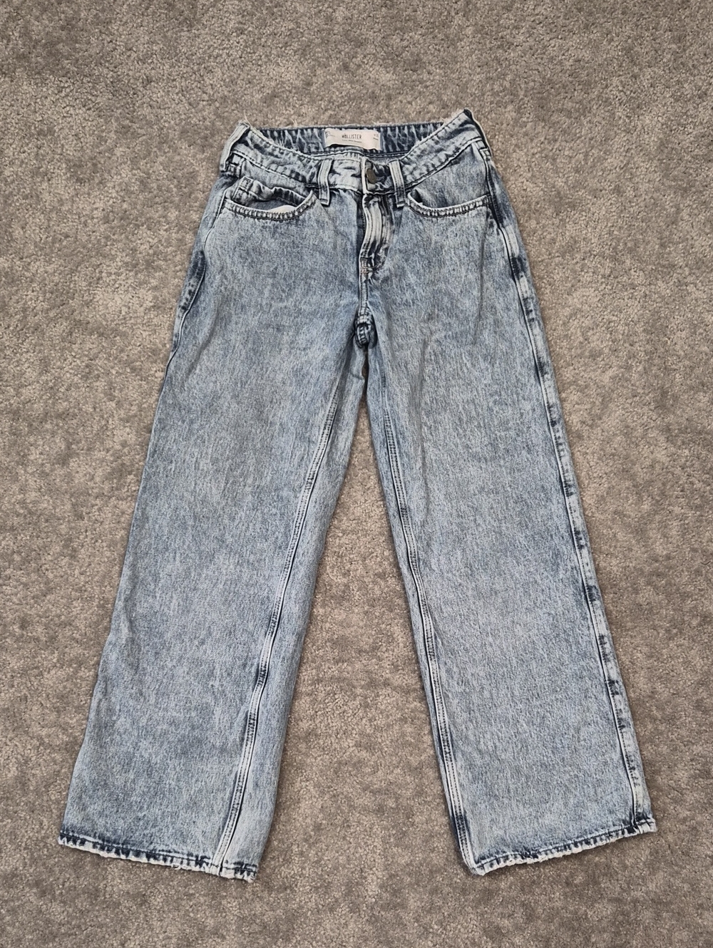 Hollister Low-Rise Baggy Jeans - Light Acid Wash Blue